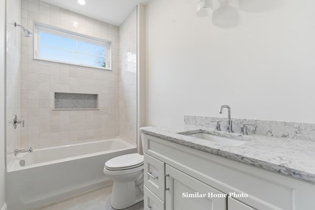 10 McDermott Road, Hampton, NH 03842