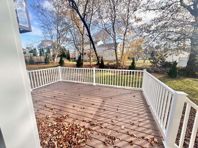 10 McDermott Road, Hampton, NH 03842