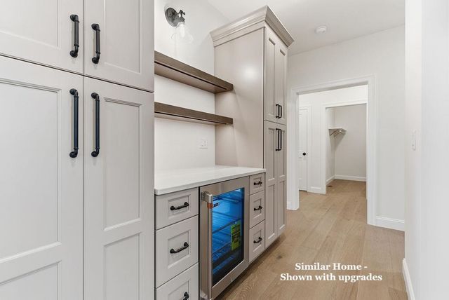 10 McDermott Road, Hampton, NH 03842