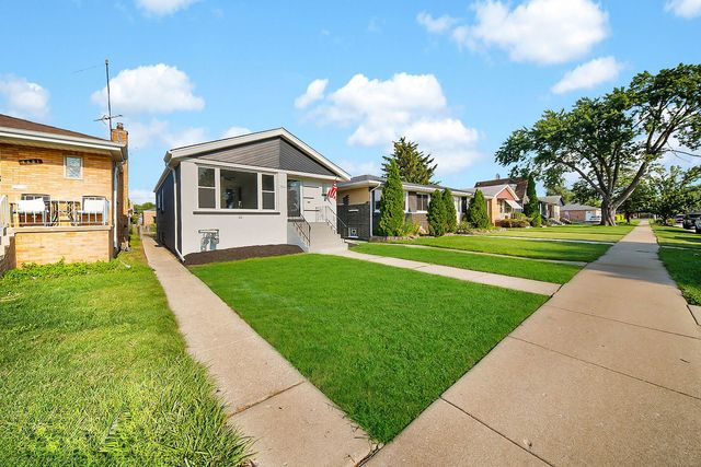 7823 Moody Avenue, Burbank, IL 60459