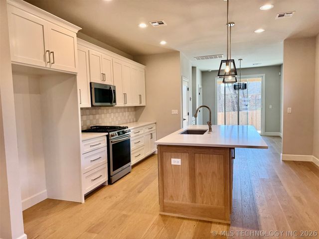 1027 E Delmar Street, Broken Arrow, OK 74012