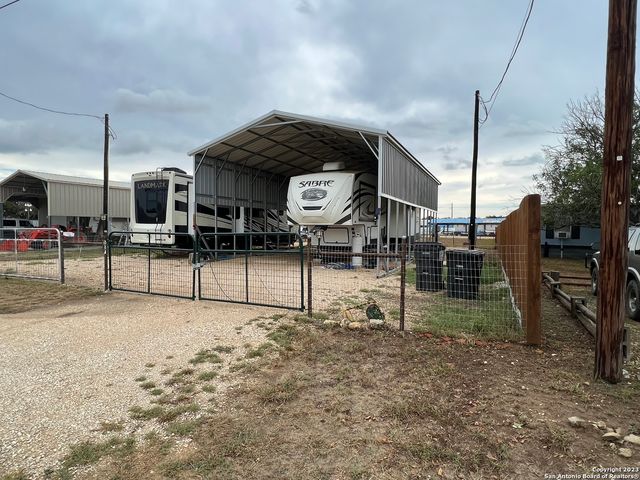 557 siesta, Bandera, TX 78003