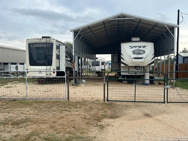 557 siesta, Bandera, TX 78003