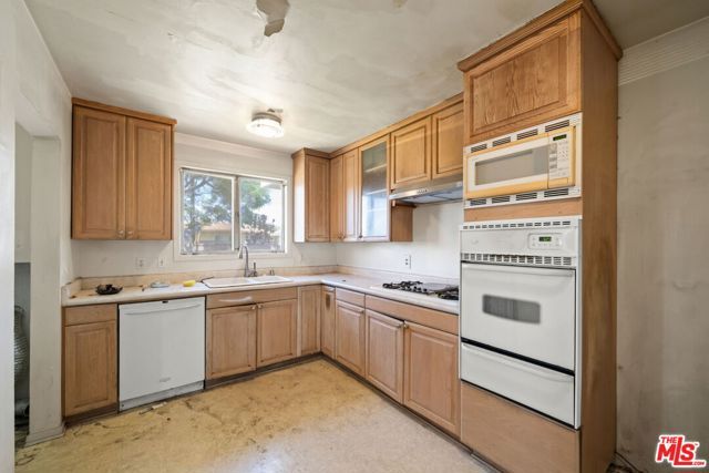1953 Vuelta Grande Avenue, Long Beach, CA 90815
