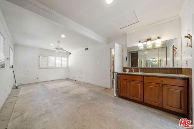 1953 Vuelta Grande Avenue, Long Beach, CA 90815