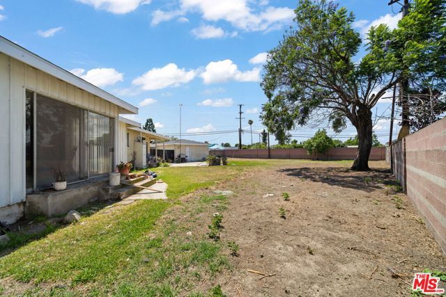 1953 Vuelta Grande Avenue, Long Beach, CA 90815