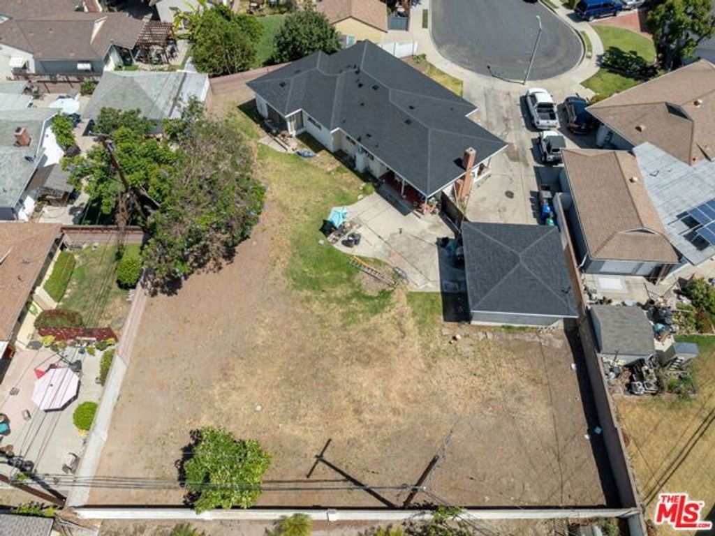 1953 Vuelta Grande Avenue, Long Beach, CA 90815