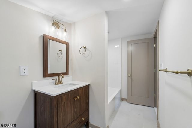 15 Elberta Rd, Maplewood Twp., NJ 07040