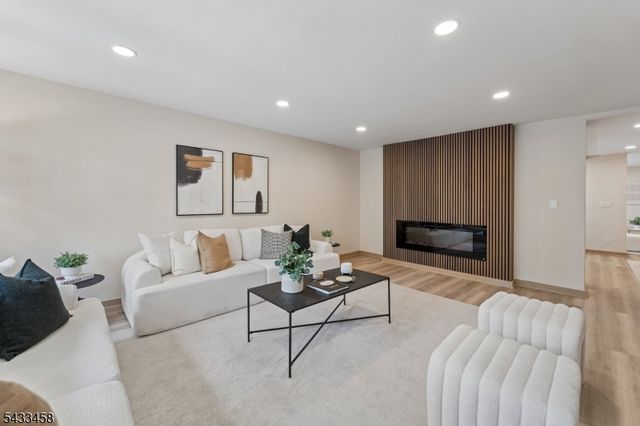 15 Elberta Rd, Maplewood Twp., NJ 07040