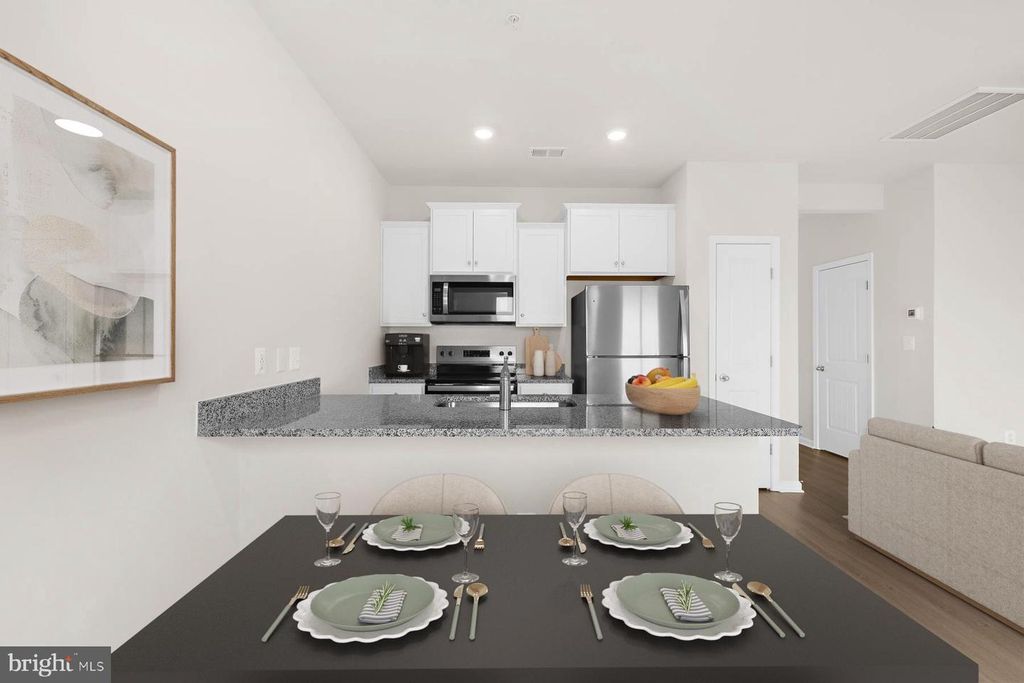 8124 BARTHOLOMEW CT, Baltimore, MD 21206