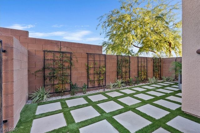 2334 Malaga Peak Street, Las Vegas, NV 89135