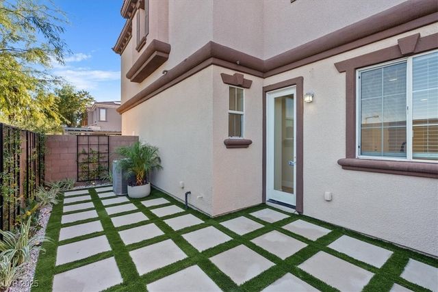 2334 Malaga Peak Street, Las Vegas, NV 89135