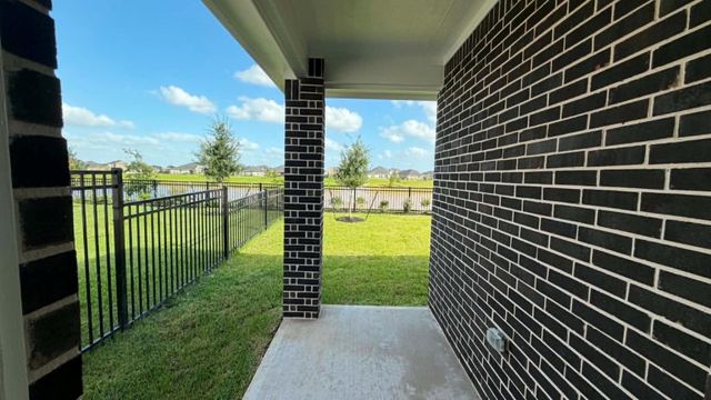 27451 Sunterra Village Dr, Katy, TX 77493