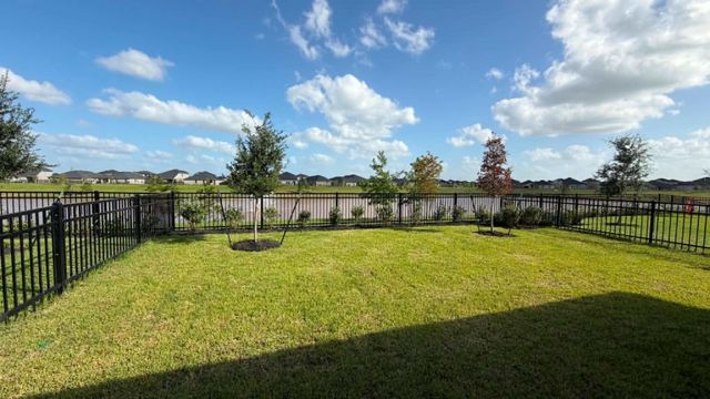 27451 Sunterra Village Dr, Katy, TX 77493
