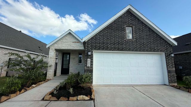 27451 Sunterra Village Dr, Katy, TX 77493
