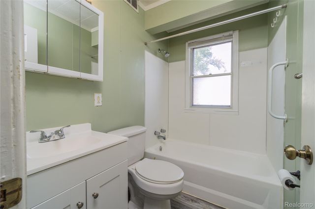 13313 Helen Street, Southgate, MI 48195