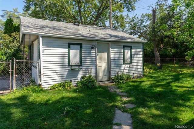 13313 Helen Street, Southgate, MI 48195