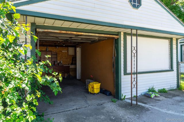 13313 Helen Street, Southgate, MI 48195