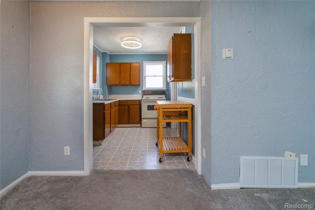13313 Helen Street, Southgate, MI 48195