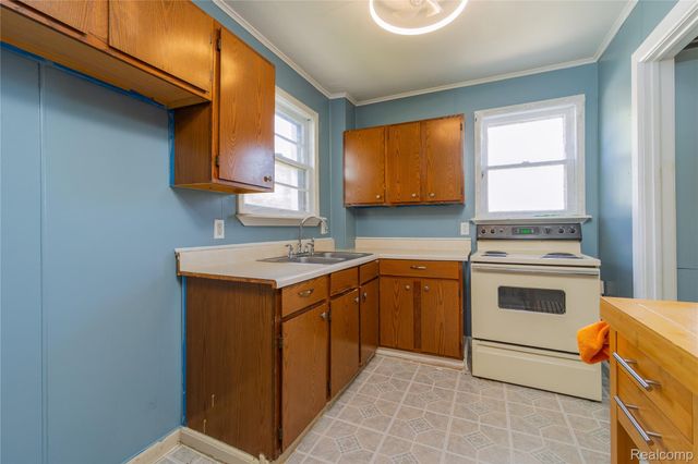 13313 Helen Street, Southgate, MI 48195