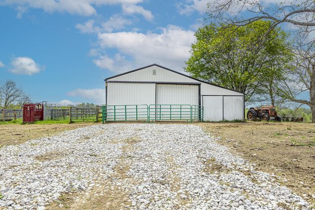 401 Millersburg Cynthiana Road, Paris, KY 40361