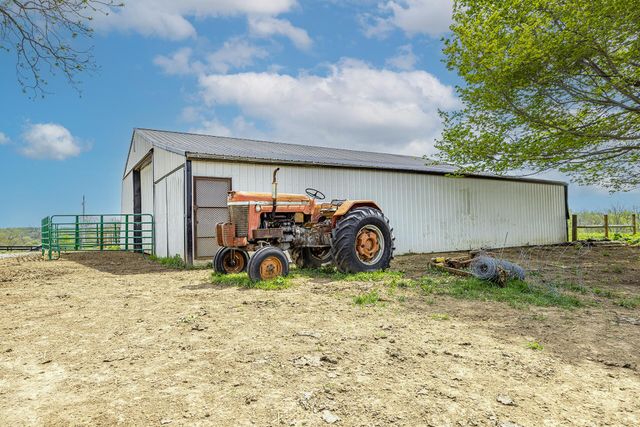 401 Millersburg Cynthiana Road, Paris, KY 40361