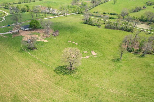 401 Millersburg Cynthiana Road, Paris, KY 40361