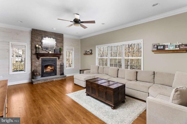 12 OAK LEAF DR, New Egypt, NJ 08533