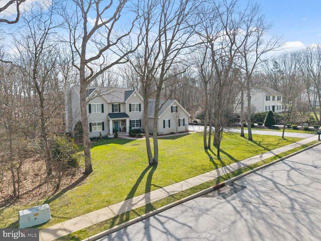 12 OAK LEAF DR, New Egypt, NJ 08533