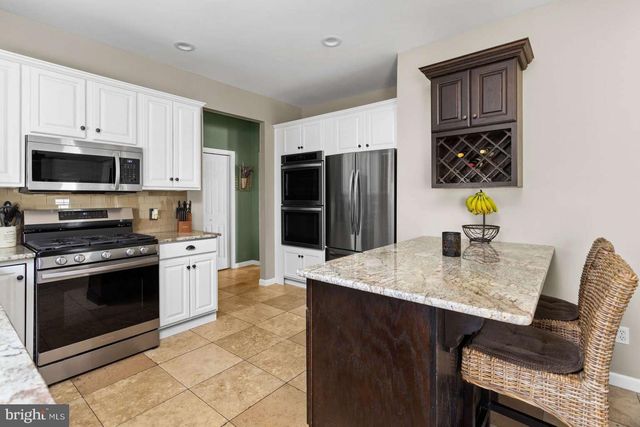 12 OAK LEAF DR, New Egypt, NJ 08533