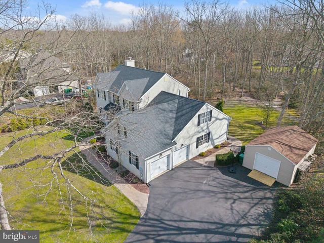 12 OAK LEAF DR, New Egypt, NJ 08533