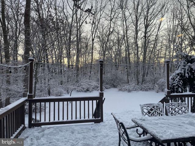 12 OAK LEAF DR, New Egypt, NJ 08533