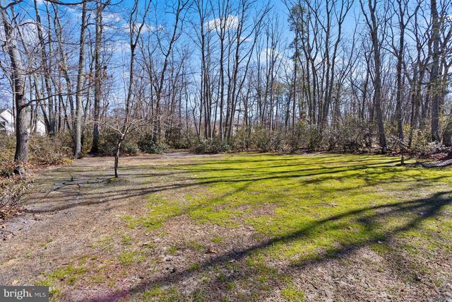 12 OAK LEAF DR, New Egypt, NJ 08533