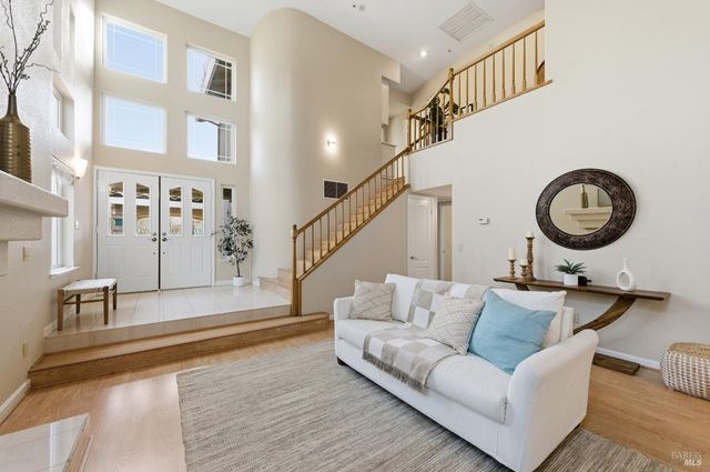 45 Cove Ct, Napa, CA 94559