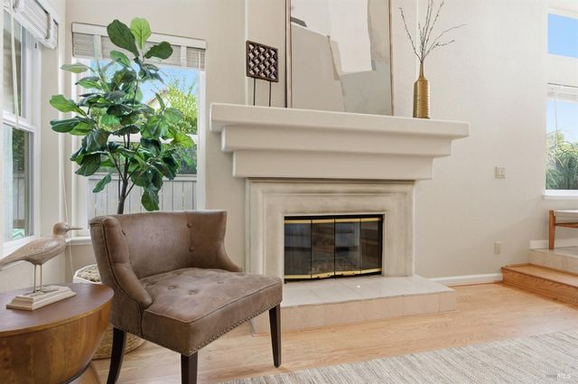 45 Cove Ct, Napa, CA 94559