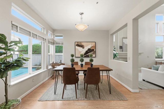 45 Cove Ct, Napa, CA 94559