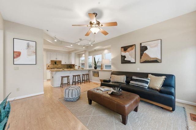 45 Cove Ct, Napa, CA 94559