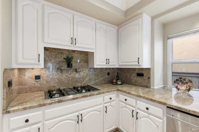 45 Cove Ct, Napa, CA 94559