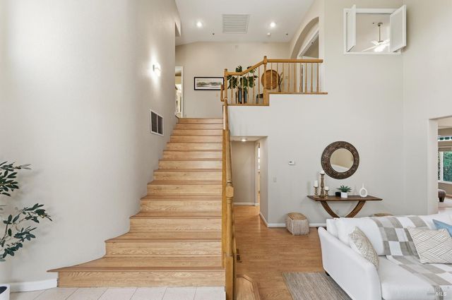 45 Cove Ct, Napa, CA 94559