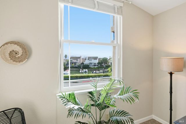 45 Cove Ct, Napa, CA 94559