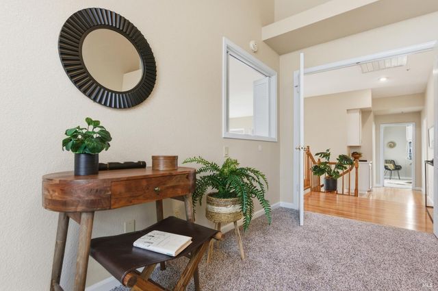 45 Cove Ct, Napa, CA 94559