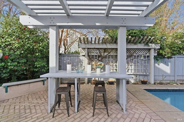 45 Cove Ct, Napa, CA 94559