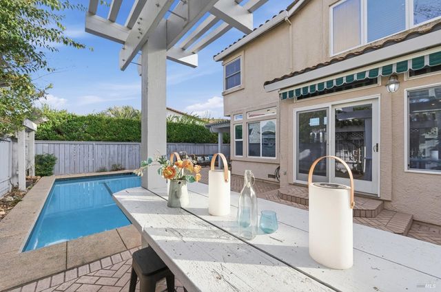 45 Cove Ct, Napa, CA 94559