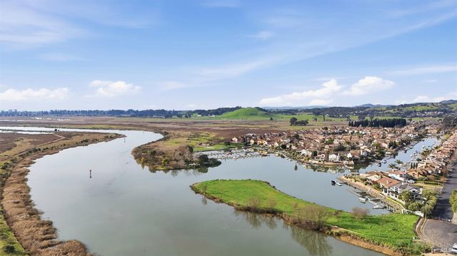 45 Cove Ct, Napa, CA 94559