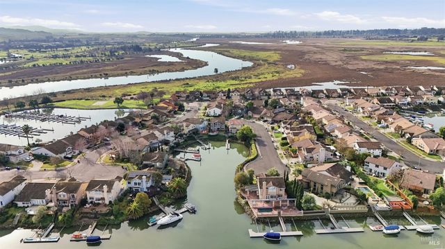 45 Cove Ct, Napa, CA 94559