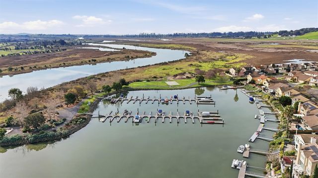 45 Cove Ct, Napa, CA 94559