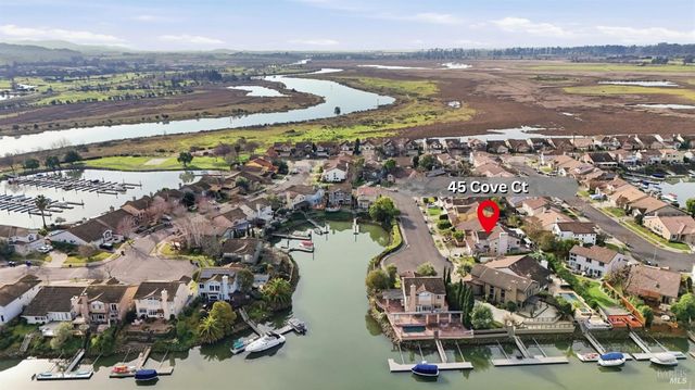 45 Cove Ct, Napa, CA 94559