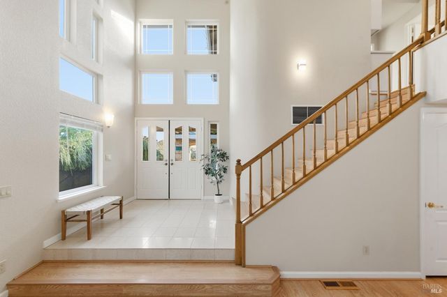 45 Cove Ct, Napa, CA 94559