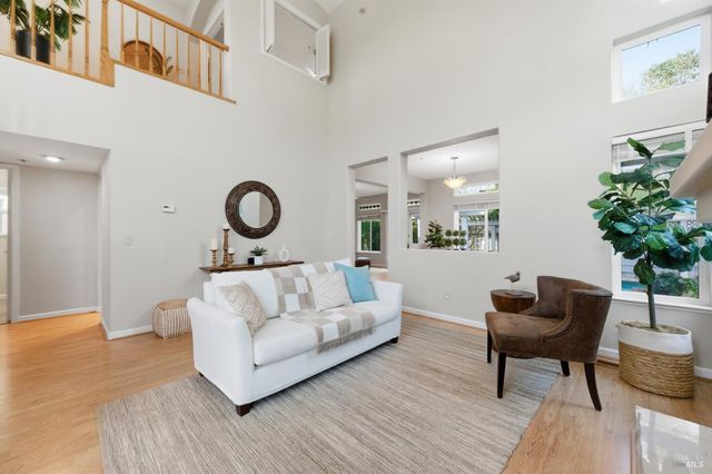 45 Cove Ct, Napa, CA 94559