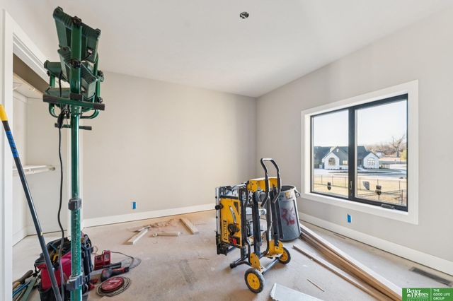 3538 S 210th Avenue, Elkhorn, NE 68022